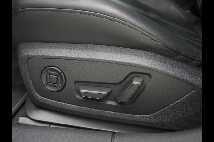 Audi A6 Avant 55 TFSI e quattro Competition Full Black | Panoramadak | B&O Audio | Camera | Keyless | Adaptive Cruise | Trekhaak | Carplay