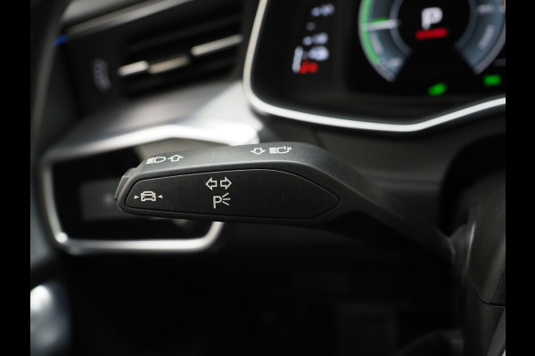 Audi A6 Avant 55 TFSI e quattro Competition Full Black | Panoramadak | B&O Audio | Camera | Keyless | Adaptive Cruise | Trekhaak | Carplay