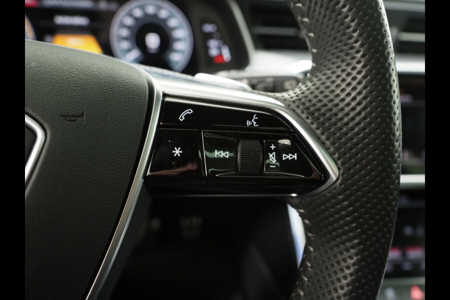 Audi A6 Avant 55 TFSI e quattro Competition Full Black | Panoramadak | B&O Audio | Camera | Keyless | Adaptive Cruise | Trekhaak | Carplay