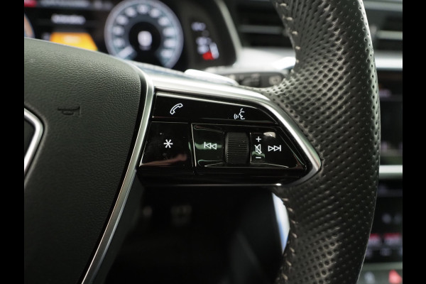 Audi A6 Avant 55 TFSI e quattro Competition Full Black | Panoramadak | B&O Audio | Camera | Keyless | Adaptive Cruise | Trekhaak | Carplay