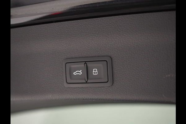 Audi A6 Avant 55 TFSI e quattro Competition Full Black | Panoramadak | B&O Audio | Camera | Keyless | Adaptive Cruise | Trekhaak | Carplay