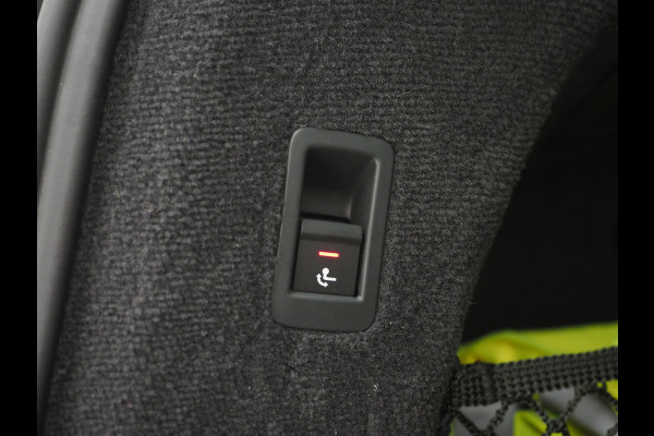 Audi A6 Avant 55 TFSI e quattro Competition Full Black | Panoramadak | B&O Audio | Camera | Keyless | Adaptive Cruise | Trekhaak | Carplay