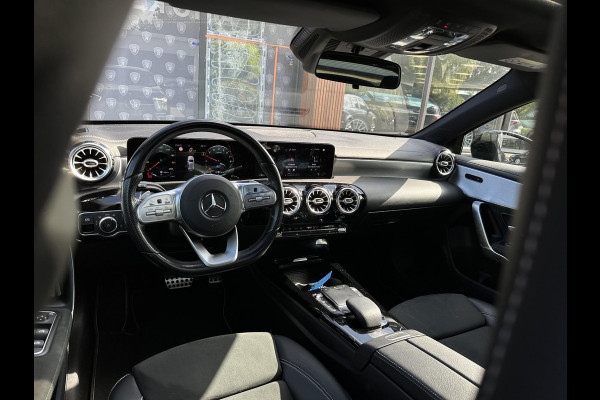 Mercedes-Benz A-Klasse 250 e Business Solution AMG Limited Panoramadak Ambient Widescreen AMG Cruise Camera