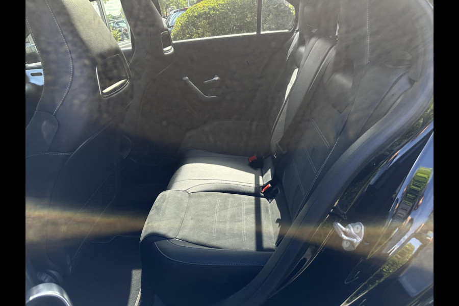 Mercedes-Benz A-Klasse 250 e Business Solution AMG Limited Panoramadak Ambient Widescreen AMG Cruise Camera