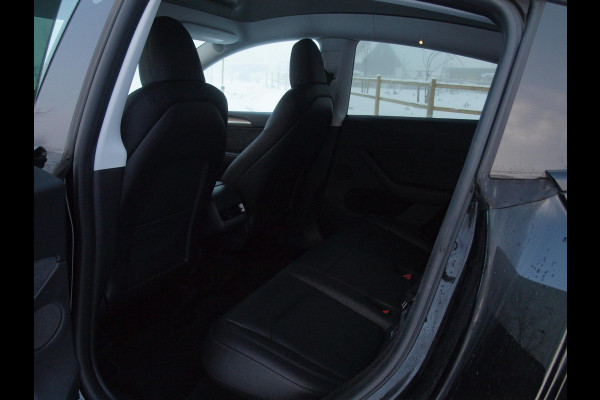 Tesla Model Y Performance AWD 75 kWh | Dual Motor Performance | Black Optic pakket | Trekhaak | Panoramaraam |  NL-Auto