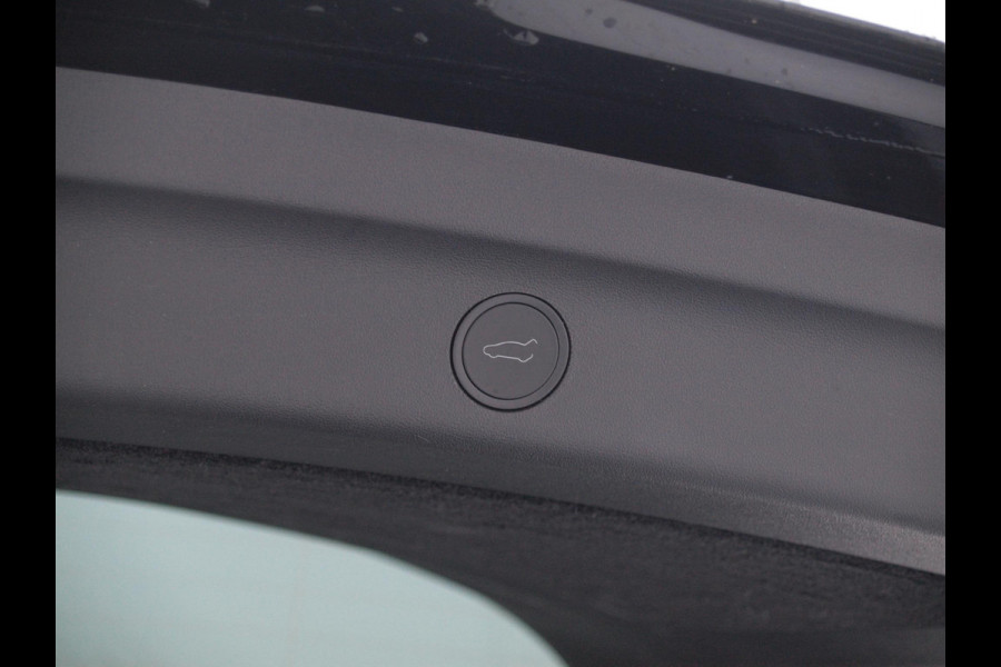 Tesla Model Y Performance AWD 75 kWh | Dual Motor Performance | Black Optic pakket | Trekhaak | Panoramaraam |  NL-Auto