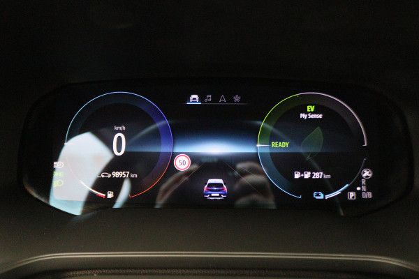 Renault Captur 1.6 E-Tech Plug-in Hybrid 160 Intens Two-Tone, Virtual Cockpit, Apple Carplay, Camera, Cruise, LED, DAB, 18''