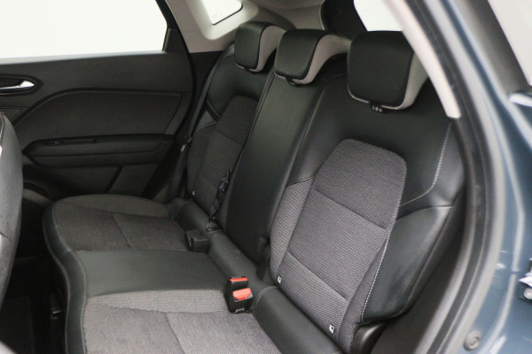 Renault Captur 1.6 E-Tech Plug-in Hybrid 160 Intens Two-Tone, Virtual Cockpit, Apple Carplay, Camera, Cruise, LED, DAB, 18''