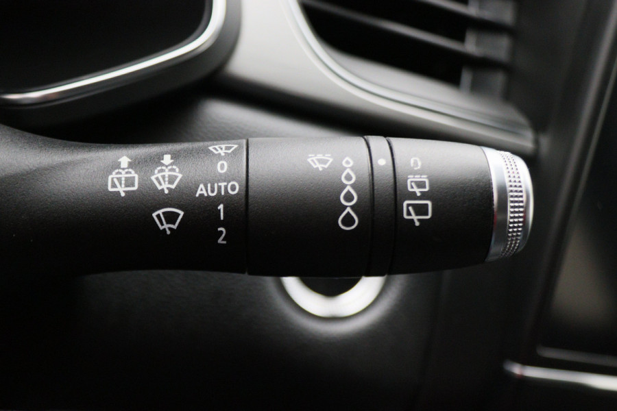 Renault Captur 1.6 E-Tech Plug-in Hybrid 160 Intens Two-Tone, Virtual Cockpit, Apple Carplay, Camera, Cruise, LED, DAB, 18''