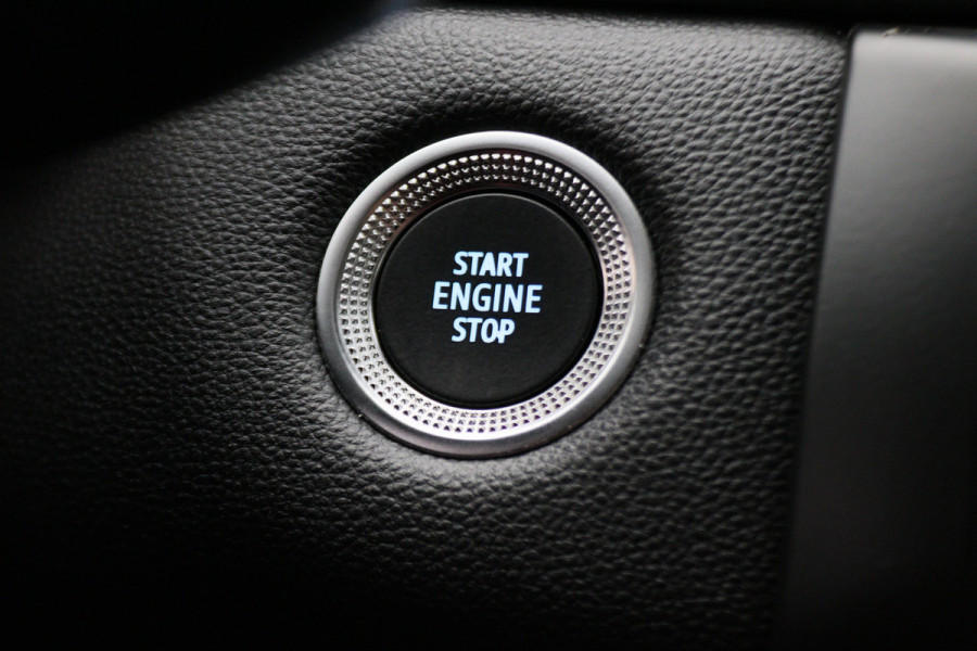 Renault Captur 1.6 E-Tech Plug-in Hybrid 160 Intens Two-Tone, Virtual Cockpit, Apple Carplay, Camera, Cruise, LED, DAB, 18''