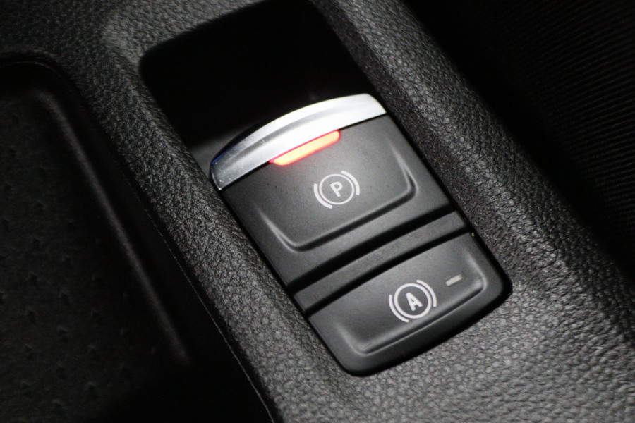 Renault Captur 1.6 E-Tech Plug-in Hybrid 160 Intens Two-Tone, Virtual Cockpit, Apple Carplay, Camera, Cruise, LED, DAB, 18''