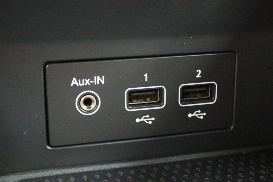 Renault Captur 1.6 E-Tech Plug-in Hybrid 160 Intens Two-Tone, Virtual Cockpit, Apple Carplay, Camera, Cruise, LED, DAB, 18''