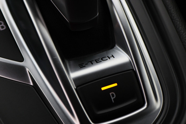 Renault Captur 1.6 E-Tech Plug-in Hybrid 160 Intens Two-Tone, Virtual Cockpit, Apple Carplay, Camera, Cruise, LED, DAB, 18''