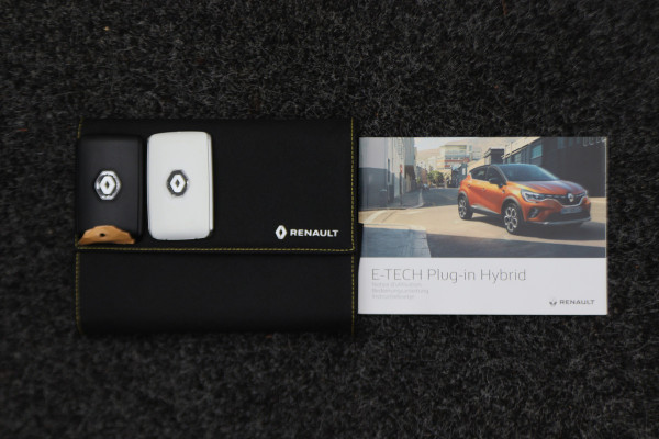 Renault Captur 1.6 E-Tech Plug-in Hybrid 160 Intens Two-Tone, Virtual Cockpit, Apple Carplay, Camera, Cruise, LED, DAB, 18''