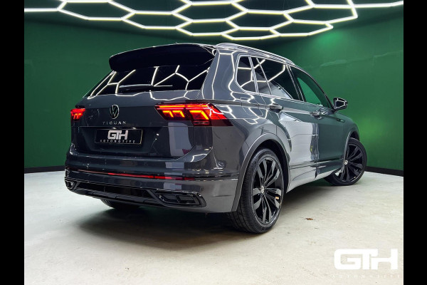 Volkswagen Tiguan 1.5 TSI R-Line Head-up | Pano | Trekhaak