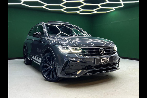 Volkswagen Tiguan 1.5 TSI R-Line Head-up | Pano | Trekhaak