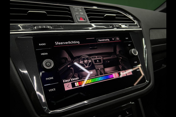 Volkswagen Tiguan 1.5 TSI R-Line Head-up | Pano | Trekhaak