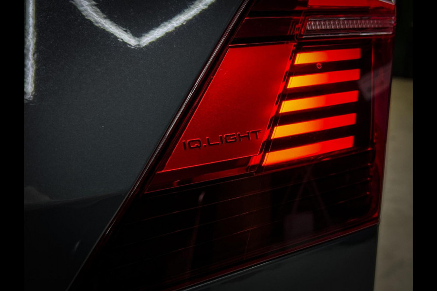 Volkswagen Tiguan 1.5 TSI R-Line Head-up | Pano | Trekhaak