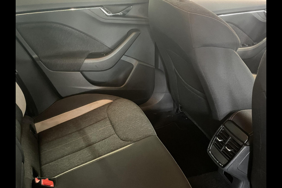 Škoda Kamiq 1.0 TSI 110pk DSG Style Navigatie Apple Carplay/Android Auto Climate Control Elektrisch bedienbare kofferbak Dab Extra Getint Glas