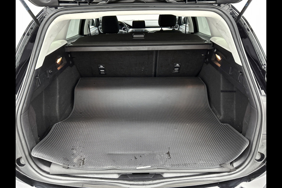 Ford FOCUS Wagon 1.0 EcoBoost Titanium Business(NL-auto, Goed OnderH, Navi, StoelV, Parkeersensoren, Cruise Con, Etc)