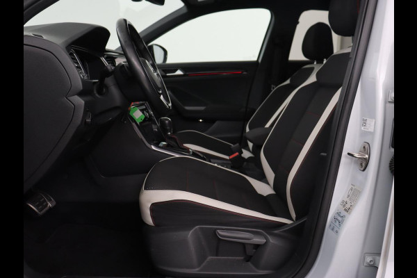 Volkswagen T-Roc 1.5 TSI Sport | 1e eigenaar | Panoramadak | Stoelverwarming | Camera | Carplay | Adaptive cruise | Navigatie | Full LED | Virtual Cockpit | Getint glas | Climate control