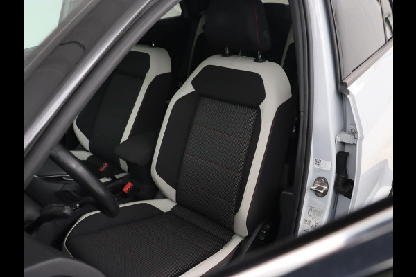 Volkswagen T-Roc 1.5 TSI Sport | 1e eigenaar | Panoramadak | Stoelverwarming | Camera | Carplay | Adaptive cruise | Navigatie | Full LED | Virtual Cockpit | Getint glas | Climate control