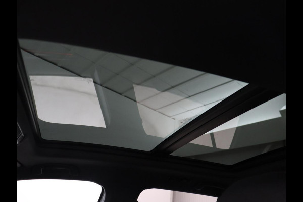 Volkswagen T-Roc 1.5 TSI Sport | 1e eigenaar | Panoramadak | Stoelverwarming | Camera | Carplay | Adaptive cruise | Navigatie | Full LED | Virtual Cockpit | Getint glas | Climate control