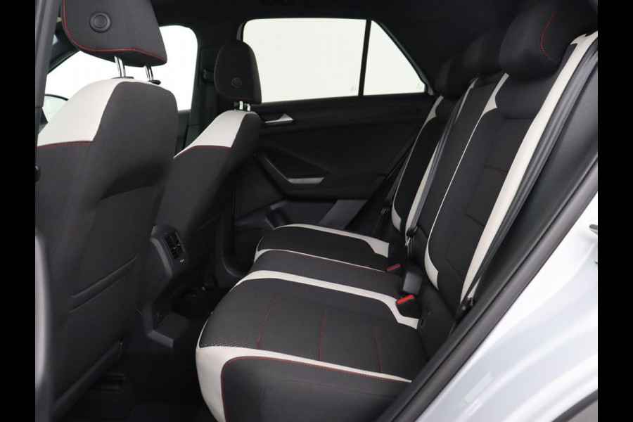 Volkswagen T-Roc 1.5 TSI Sport | 1e eigenaar | Panoramadak | Stoelverwarming | Camera | Carplay | Adaptive cruise | Navigatie | Full LED | Virtual Cockpit | Getint glas | Climate control