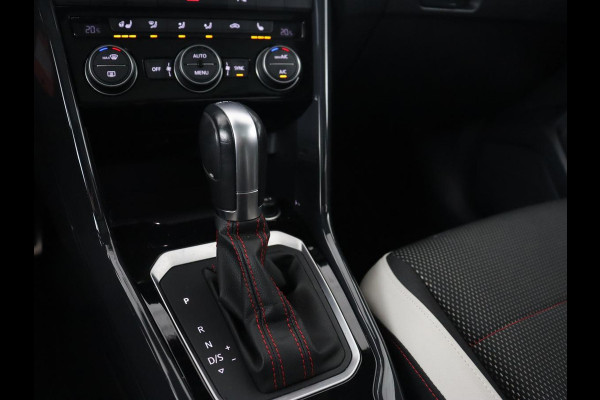 Volkswagen T-Roc 1.5 TSI Sport | 1e eigenaar | Panoramadak | Stoelverwarming | Camera | Carplay | Adaptive cruise | Navigatie | Full LED | Virtual Cockpit | Getint glas | Climate control