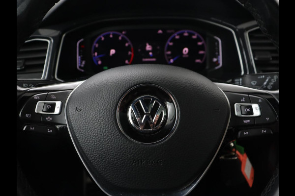 Volkswagen T-Roc 1.5 TSI Sport | 1e eigenaar | Panoramadak | Stoelverwarming | Camera | Carplay | Adaptive cruise | Navigatie | Full LED | Virtual Cockpit | Getint glas | Climate control