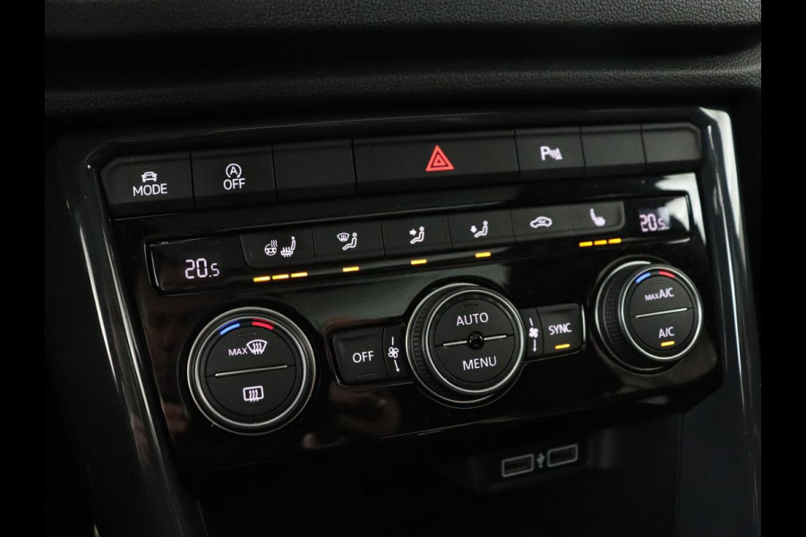 Volkswagen T-Roc 1.5 TSI Sport | 1e eigenaar | Panoramadak | Stoelverwarming | Camera | Carplay | Adaptive cruise | Navigatie | Full LED | Virtual Cockpit | Getint glas | Climate control