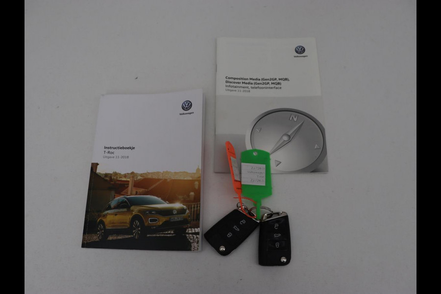 Volkswagen T-Roc 1.5 TSI Sport | 1e eigenaar | Panoramadak | Stoelverwarming | Camera | Carplay | Adaptive cruise | Navigatie | Full LED | Virtual Cockpit | Getint glas | Climate control