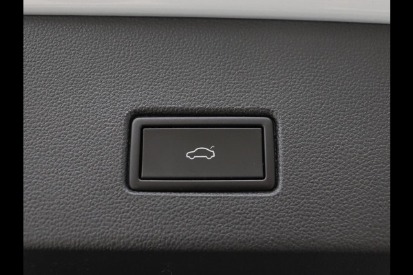 Volkswagen T-Roc 1.5 TSI Sport | 1e eigenaar | Panoramadak | Stoelverwarming | Camera | Carplay | Adaptive cruise | Navigatie | Full LED | Virtual Cockpit | Getint glas | Climate control