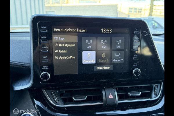 Toyota C-HR 1.8 Hybrid Dynamic FM nav carplay / Clima / Stoelverw. / 18" / 56.860 km!! 1e eig!! Keyless