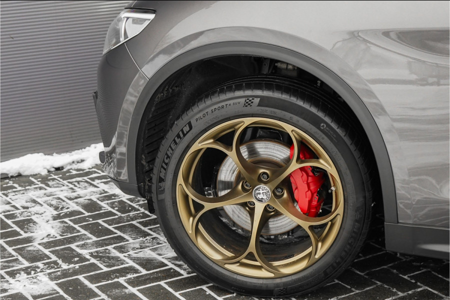Alfa Romeo Stelvio 2.0 T AWD Super 280PK Leder Pano Camera 20" Q Velgen