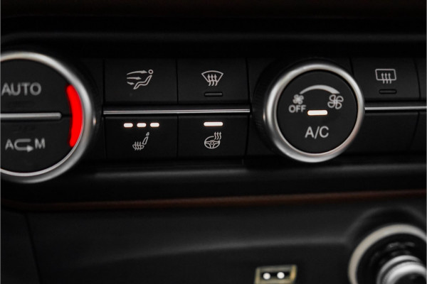 Alfa Romeo Stelvio 2.0 T AWD Super 280PK Leder Pano Camera 20" Q Velgen