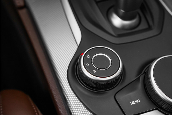 Alfa Romeo Stelvio 2.0 T AWD Super 280PK Leder Pano Camera 20" Q Velgen