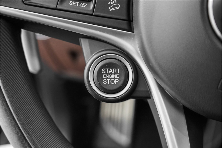 Alfa Romeo Stelvio 2.0 T AWD Super 280PK Leder Pano Camera 20" Q Velgen