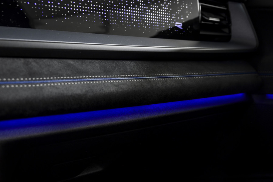 Volkswagen Tayron 1.5 eHybrid 272 PK R-Line Edition | Black Style Pakket | S/K-Panodak | Elek. Trekhaak | IQ. Light | Dig. Cockpit | Adapt. Cruise | Stoel-+Stuurverw. | 360 Camera | NAV+App. Connect | ECC | Elek. Klep | LM 20" | 0080