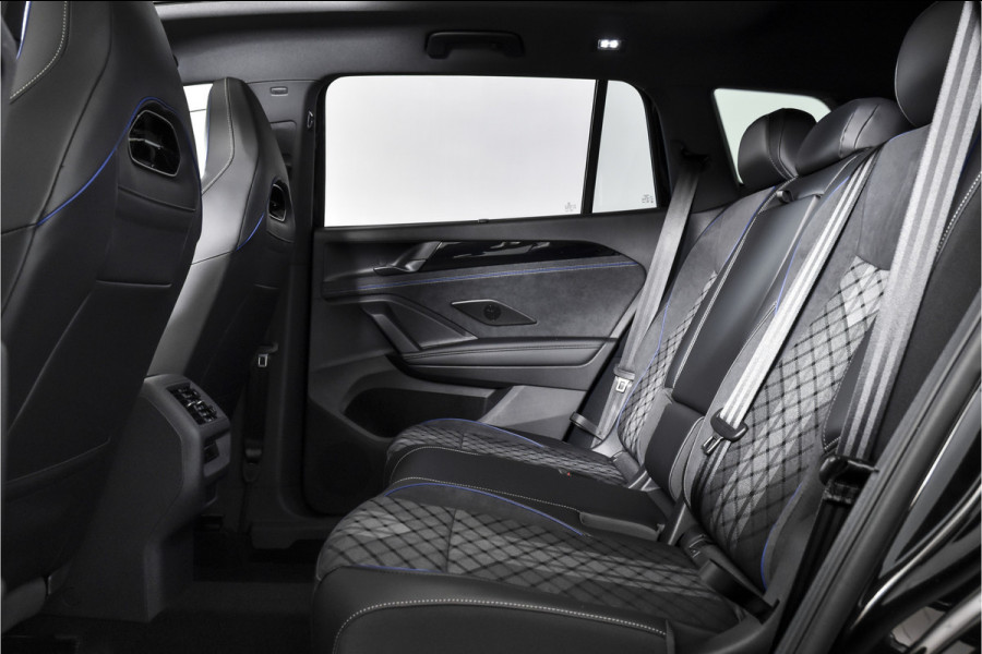 Volkswagen Tayron 1.5 eHybrid 272 PK R-Line Edition | Black Style Pakket | S/K-Panodak | Elek. Trekhaak | IQ. Light | Dig. Cockpit | Adapt. Cruise | Stoel-+Stuurverw. | 360 Camera | NAV+App. Connect | ECC | Elek. Klep | LM 20" | 0080