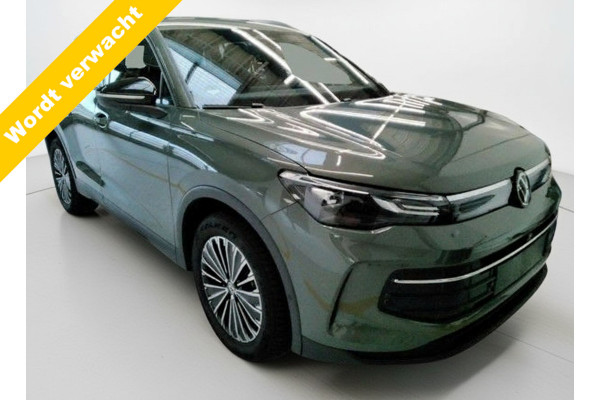Volkswagen Tiguan 1.5 eTSI DSG LIFE EDITION TREKHAAK/NAVI/CAMERA/5-JAAR-FABRIEKSGARANTIE Auto wordt verwacht!