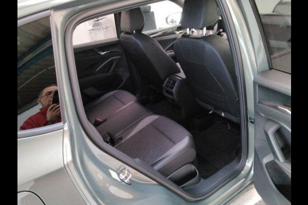 Volkswagen Tiguan 1.5 eTSI DSG LIFE EDITION TREKHAAK/NAVI/CAMERA/5-JAAR-FABRIEKSGARANTIE Auto wordt verwacht!