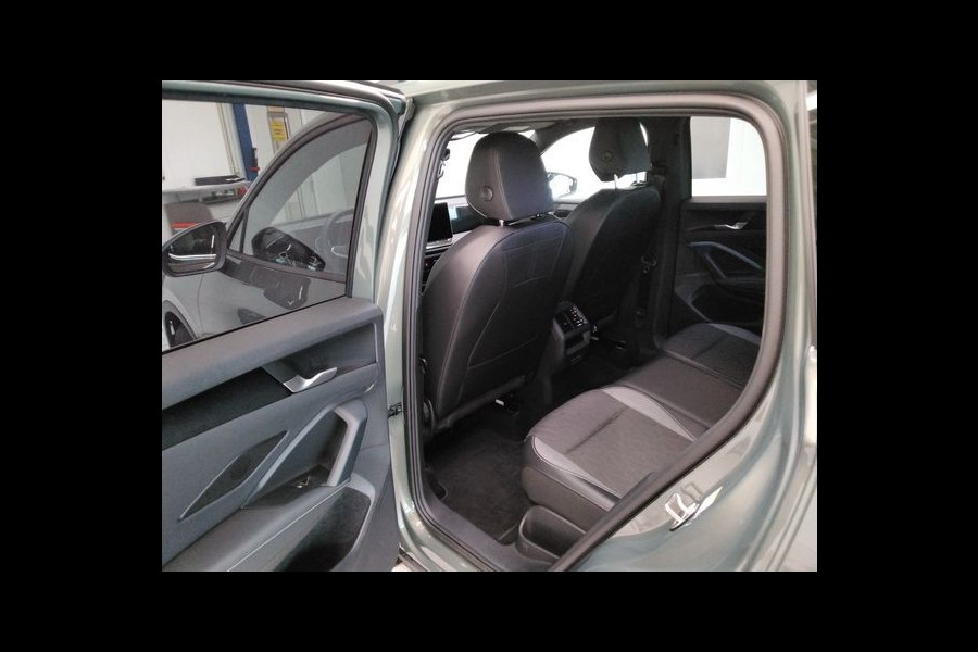 Volkswagen Tiguan 1.5 eTSI DSG LIFE EDITION TREKHAAK/NAVI/CAMERA/5-JAAR-FABRIEKSGARANTIE Auto wordt verwacht!