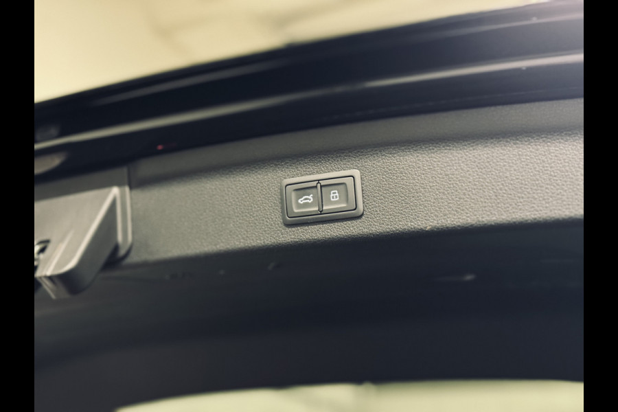 Audi Q3 35 TFSI S edition 2x S-Line | Panorama | Leder | Camera