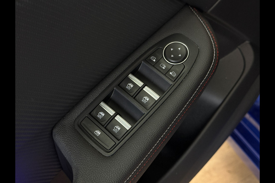 Renault Clio 1.3 TCe 130pk R.S. Line | Groot Navi | 17" | Camera | PDC V+A | Carplay | Led |