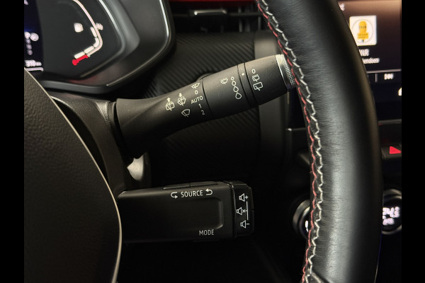 Renault Clio 1.3 TCe 130pk R.S. Line | Groot Navi | 17" | Camera | PDC V+A | Carplay | Led |