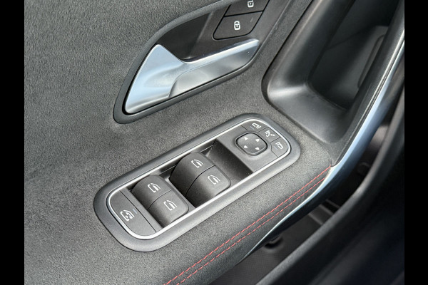 Mercedes-Benz CLA-Klasse Shooting Brake 250 e Business Solution AMG | Pano | Trekhaak | Memory | Camera | ACC | LED