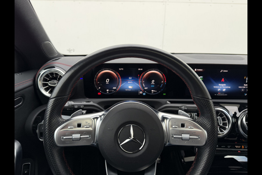 Mercedes-Benz CLA-Klasse Shooting Brake 250 e Business Solution AMG | Pano | Trekhaak | Memory | Camera | ACC | LED