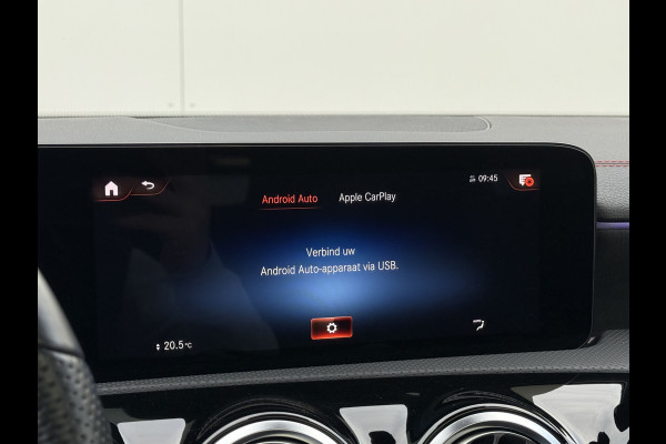 Mercedes-Benz CLA-Klasse Shooting Brake 250 e Business Solution AMG | Pano | Trekhaak | Memory | Camera | ACC | LED