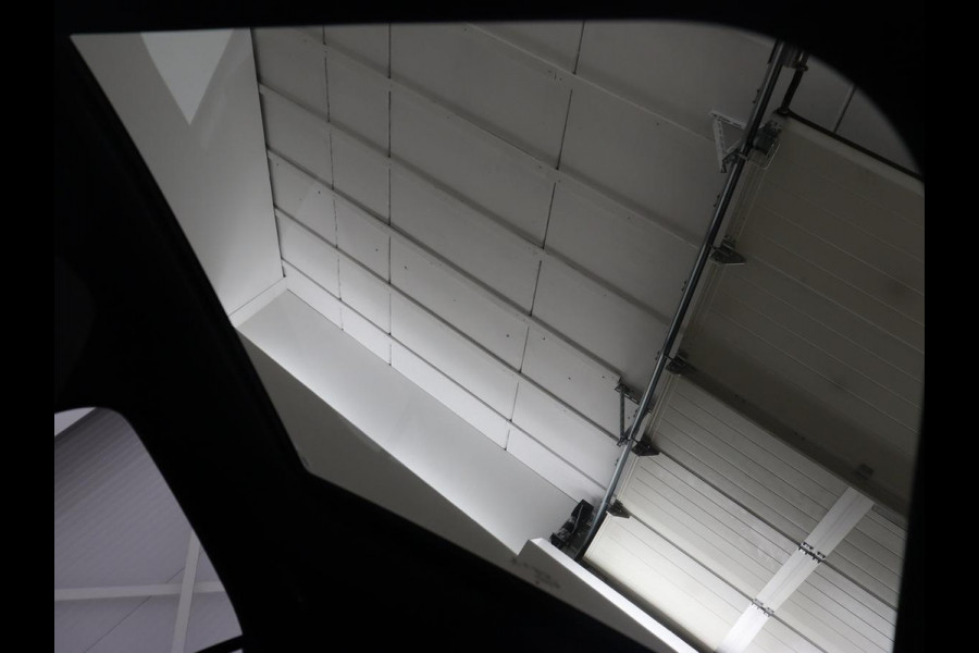 Mercedes-Benz A-Klasse 250e AMG | Panoramadak | Stoelverwarming | Carplay | Leder/Alcantara | Camera | Sfeerverlichting | Navigatie | Park Assist | Climate control | PHEV | Plug In